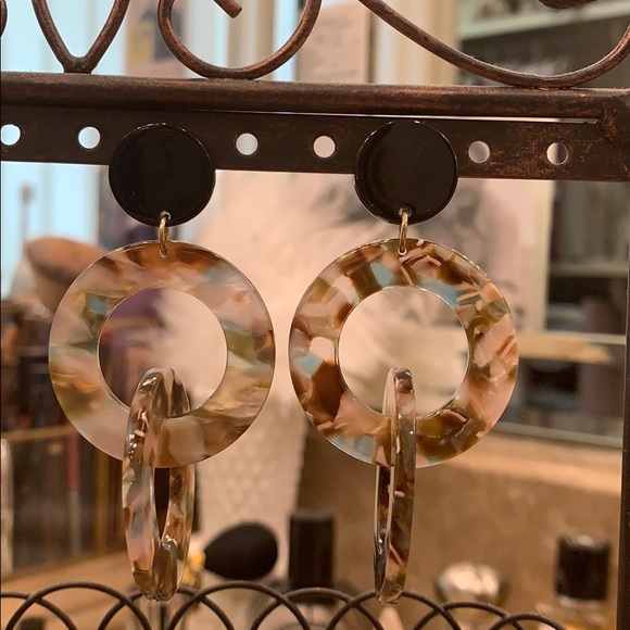 Hanging tortoise shell earrings - Picture 5 of 6